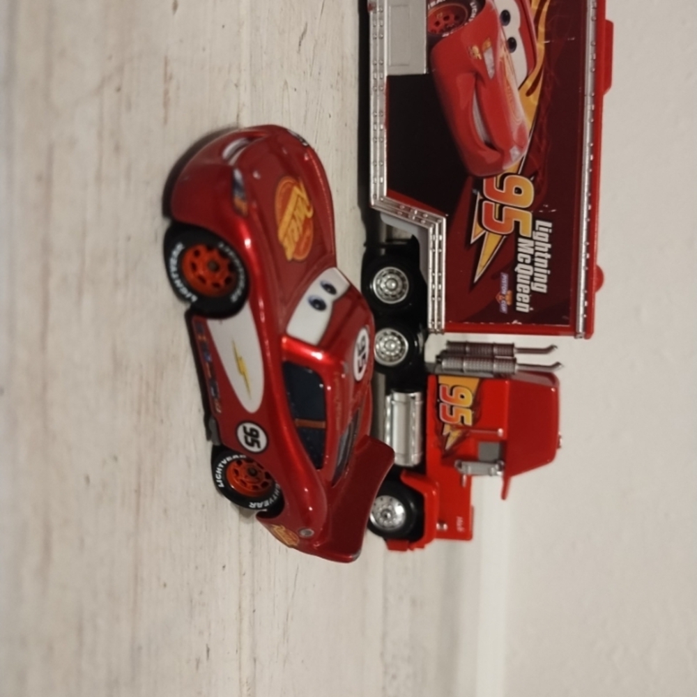 Disney Pixar Cars MACK HAULER Rust•ezediecastRADIATOR SPRINGS LIGHTNING MCQUEEN - Picture 11 of 12